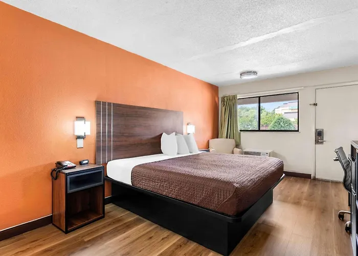 Econo Lodge Charlotte Airport